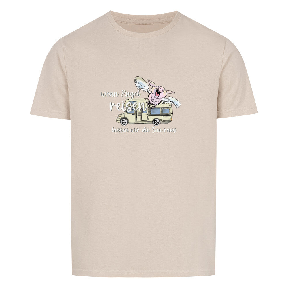 campingtshirt. Unser Motiv “Wenn Engel reisen, lassen wir die Sau raus” ist eine humorvolle Hommage an all die unvergesslichen Momente beim Camping und auf Reisen. Mit einem charmanten Design und einem augenzwinkernden Spruch lädt dieses Motiv dazu ein, die Alltagssorgen hinter sich zu lassen und das Leben in vollen Zügen zu genießen.