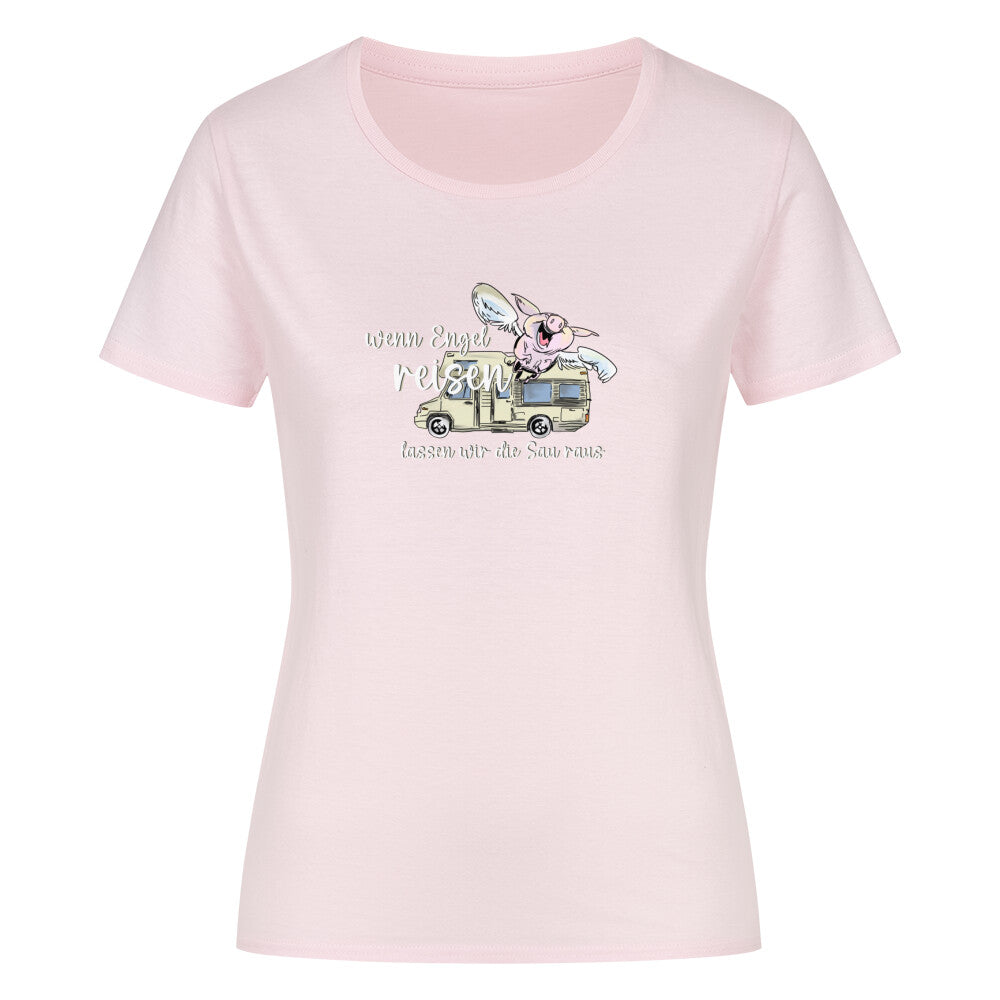 campingtshirt. Unser Motiv “Wenn Engel reisen, lassen wir die Sau raus” ist eine humorvolle Hommage an all die unvergesslichen Momente beim Camping und auf Reisen. Mit einem charmanten Design und einem augenzwinkernden Spruch lädt dieses Motiv dazu ein, die Alltagssorgen hinter sich zu lassen und das Leben in vollen Zügen zu genießen.